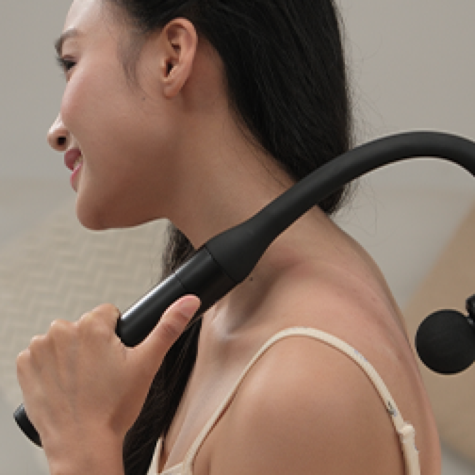 Có Nên Dùng Máy Massage Cổ Vai Gáy Không? Lợi Ích Và Lưu Ý
